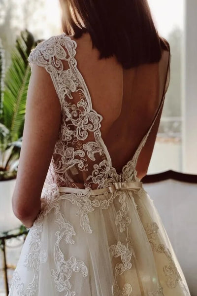 files/IvoryTulleA-lineCourtTrainWeddingDressesWithLaceAppliques_MW1067_2.jpg